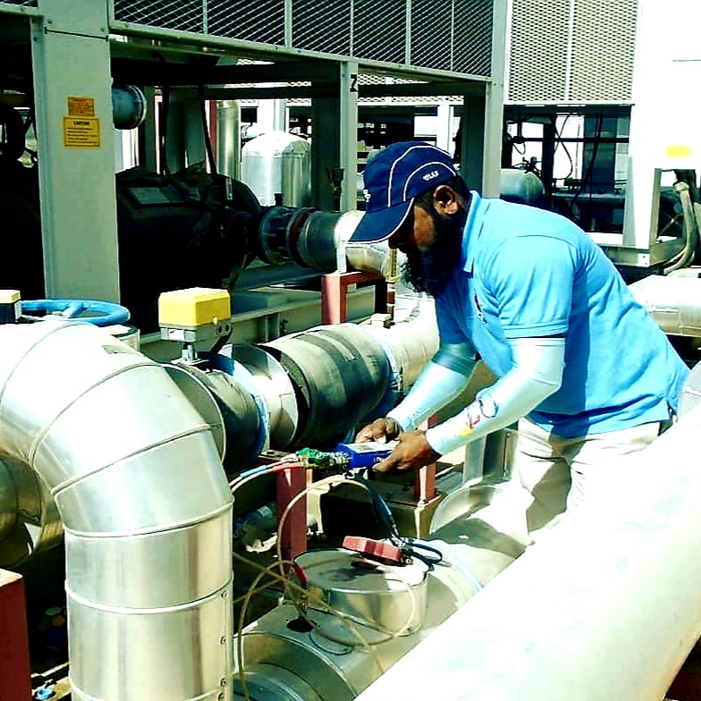 خدمات التشغيل والصيانه